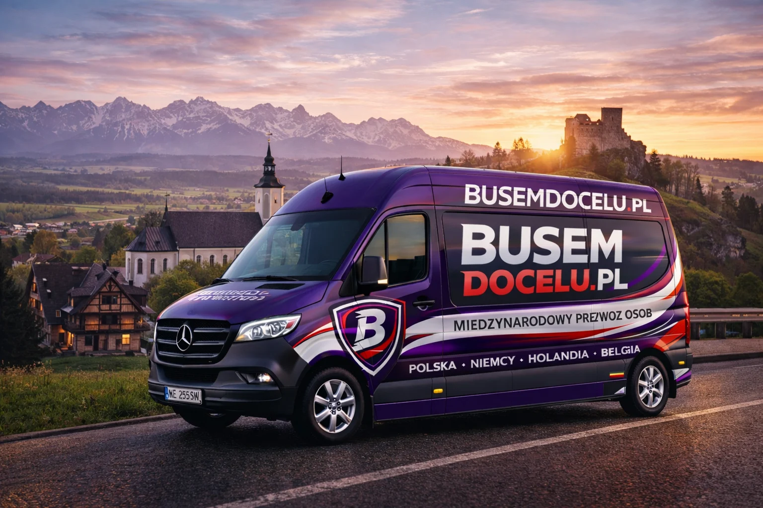 Furgonetka w malowniczym krajobrazie górskim.